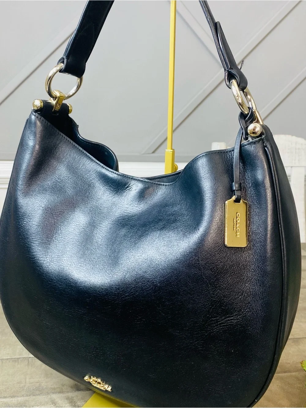Coach Black Leather Hobo ShoulderCoach Black Leather Hobo Shoulder Handbag Purse